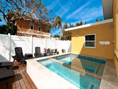 Anna Maria Island Vacation Cottage Sleeps Eight Guests.