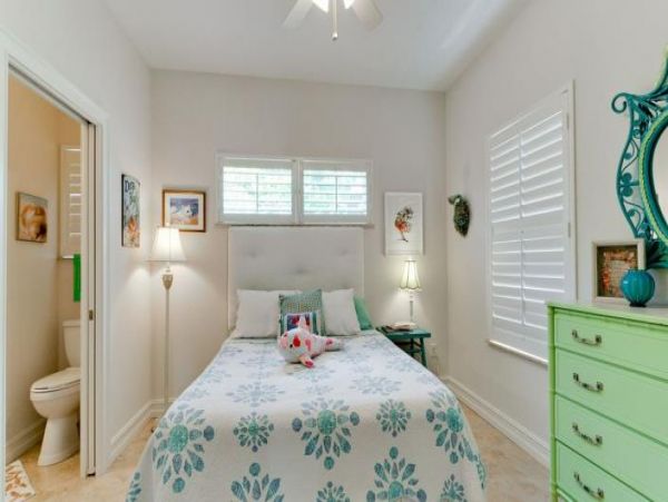 One Min Walk to Beach homes Beach Five Bedroom Homes Beach