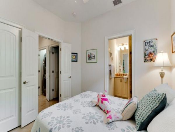 One Min Walk to Beach homes Beach Five Bedroom Homes Beach