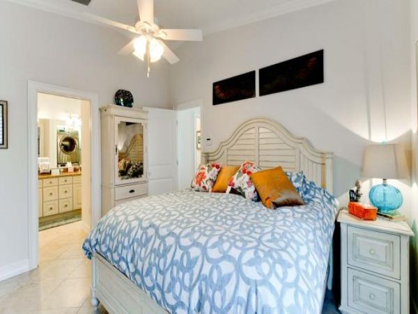 One Min Walk to Beach homes Beach Five Bedroom Homes Beach