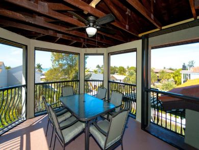 Holmes Beach 4 Bedroom Vacation Home Sleeps 10 with Pool Holmes Beach 4 Bedroom Vacation Home Sleeps 10 with Pool