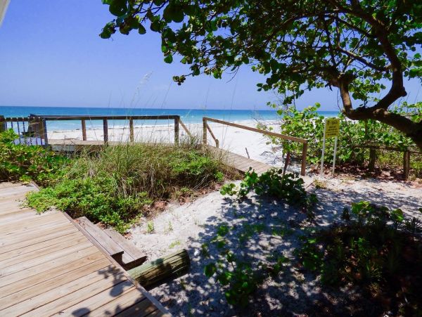 Lovely Beach Cottage Divine Views