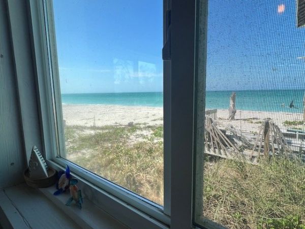 Lovely Beach Cottage Divine Views