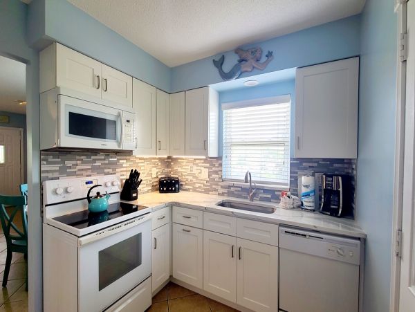 Perfect Holmes Beach Vacation Rental Sleeps Six Guests