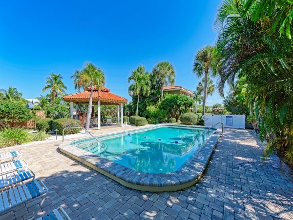 Perfect Holmes Beach Vacation Rental Sleeps Six Guests