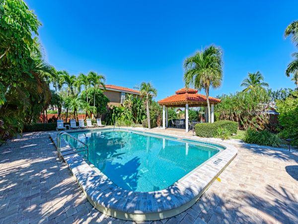 Perfect Holmes Beach Vacation Rental Sleeps Six Guests