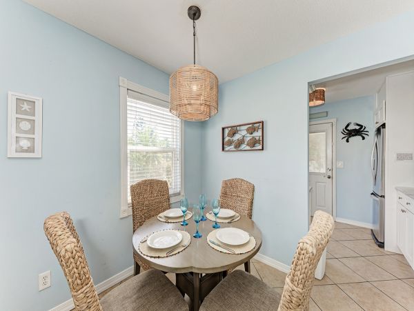 Charming Vacation Rental on Holmes Beach. Call Today.