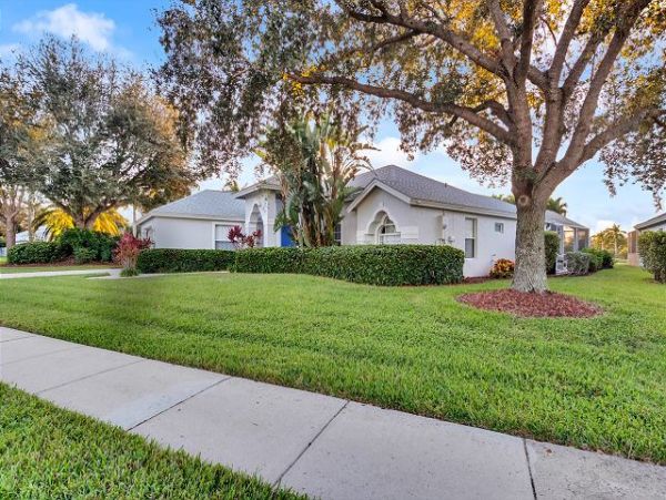 Private Pool Home Overlooking Lake, Close to Naples Beaches & Attractions