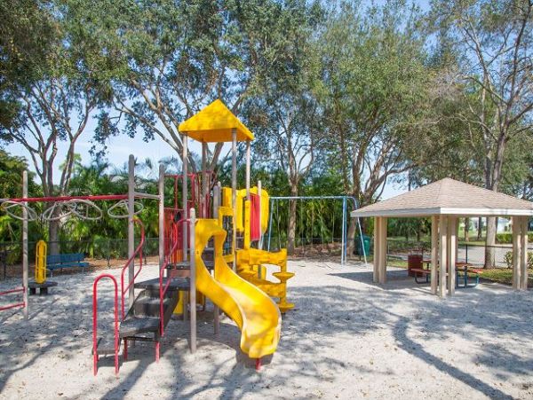 Private Pool Home Overlooking Lake, Close to Naples Beaches & Attractions