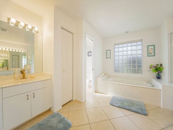 Spacious 3-Bedroom Naples Retreat with Pool