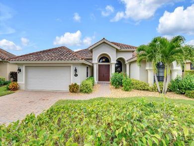 Naples Vacation Pool Home Sleeps 6 Guests