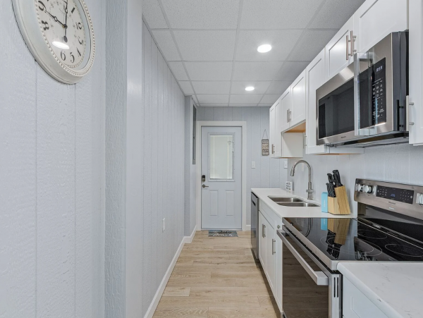 Fort Myers Beach Luxury Vacation Rental  4-Bedroom Private Home with Heated Pool & Spa
