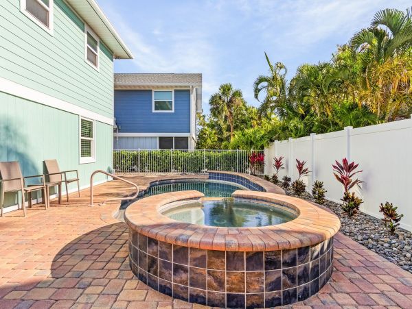 Fort Myers Beach Luxury Vacation Rental  4-Bedroom Private Home with Heated Pool & Spa