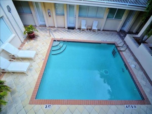 Naples Lovely Condo Community Pool Sleeps 4