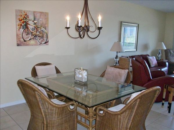 Naples Vacation Condo Short Walk to Beach & Bay Views
