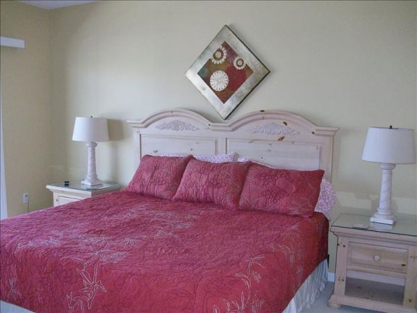Naples Vacation Condo Short Walk to Beach & Bay Views