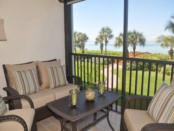 Full Ocean Views from this Lovely Condo