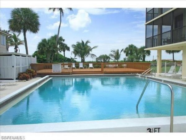 Full Ocean Views from this Lovely Condo