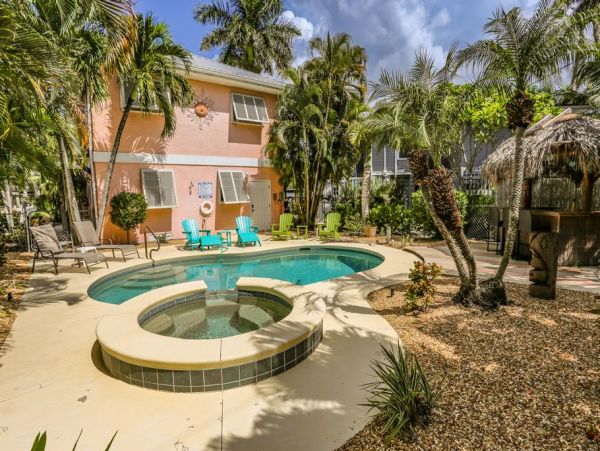 Private Pool Fort Myers Vacation Home Steps to Beach