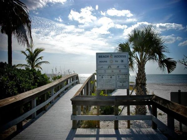 Private Pool Fort Myers Vacation Home Steps to Beach