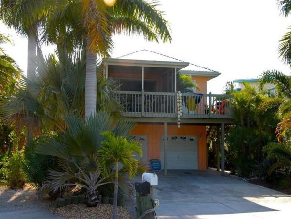 Private Pool Fort Myers Vacation Home Steps to Beach