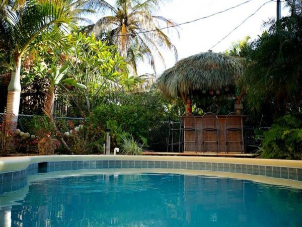 Private Pool Fort Myers Vacation Home Steps to Beach