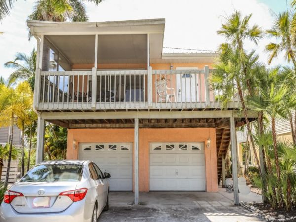 Private Pool Fort Myers Vacation Home Steps to Beach