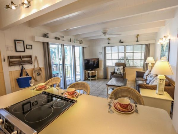 Private Pool Fort Myers Vacation Home Steps to Beach