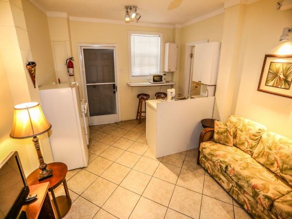 Private Pool Fort Myers Vacation Home Steps to Beach