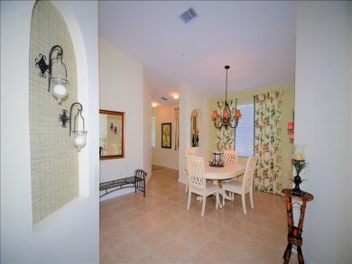 Naples Condo 919305