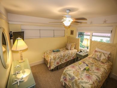 Fort Myers 5 Bedroom Vacation Home on Beach Sleeps 12 Guests Fort Myers 5 Bedroom Vacation Home on Beach Sleeps 12 Guests