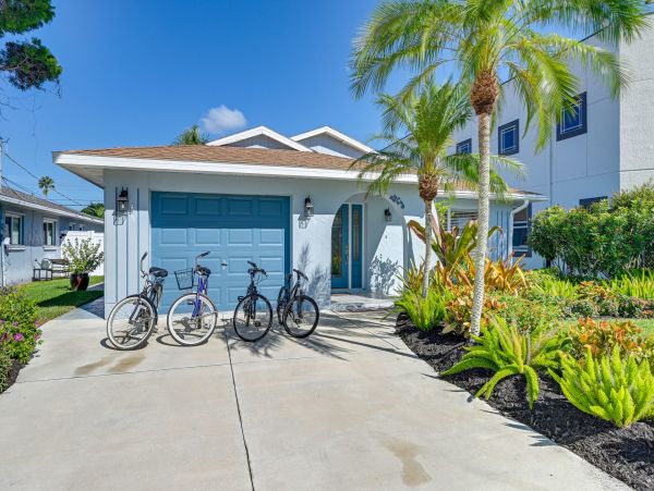 Walk to Beach Naples Vacation Home Three Bedroom