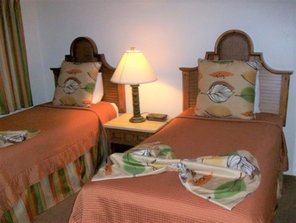 Lovely 2 Bedroom Vacation Condo in Naples