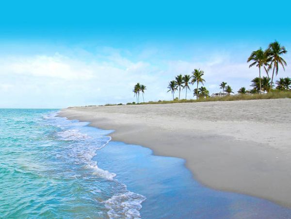 Lovely 2 Bedroom Vacation Condo in Naples