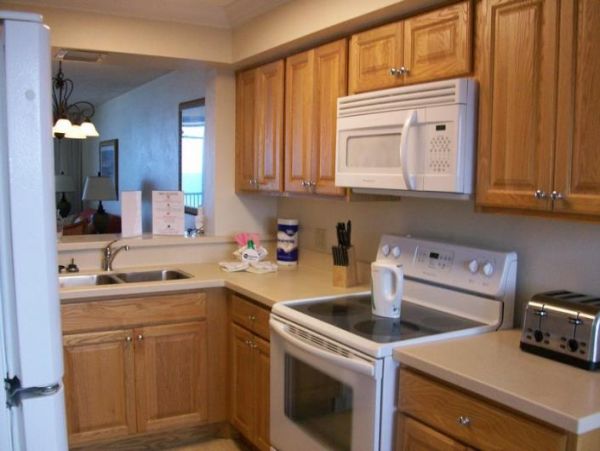 Lovely 2 Bedroom Vacation Condo in Naples Located on Beach