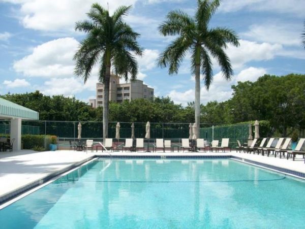 Cozy Vacation Rental with 2 Bedrooms in Naples