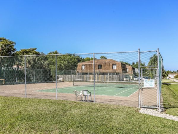 Fort Myers Cozy Two Bedroom Rental Condo