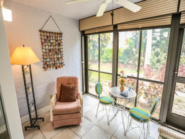 Fort Myers Cozy Two Bedroom Rental Condo