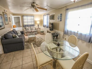 Fort Myers Lovely One Bedroom