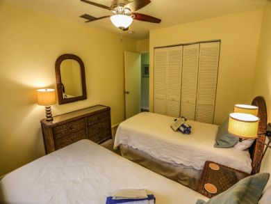 Walk to Beach 5 Bedroom Vacation Home in Fort Myers