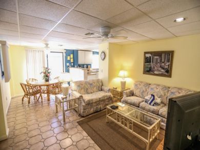 Walk to Beach 5 Bedroom Vacation Home in Fort Myers