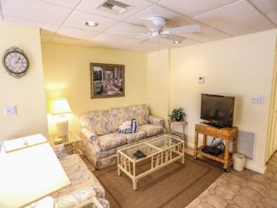 Walk to Beach 5 Bedroom Vacation Home in Fort Myers