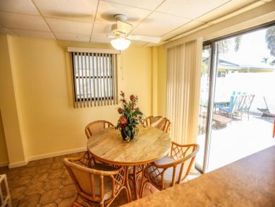 Walk to Beach 5 Bedroom Vacation Home in Fort Myers