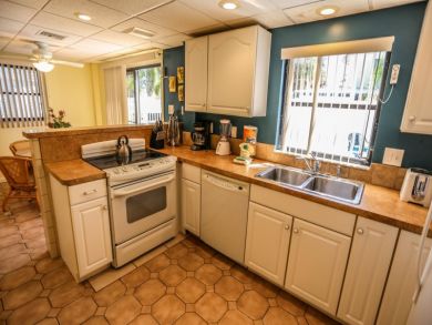Walk to Beach 5 Bedroom Vacation Home in Fort Myers