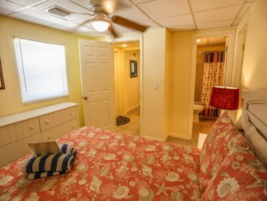 Walk to Beach 5 Bedroom Vacation Home in Fort Myers