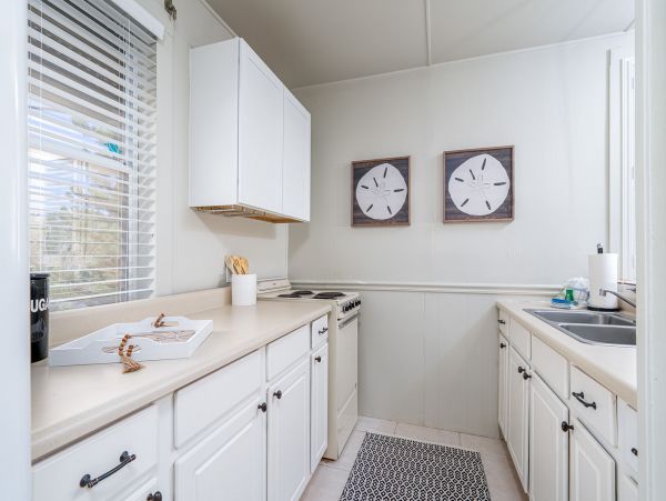 Fort Myers Lovely Two Bedroom Vacation Condo On the Beach