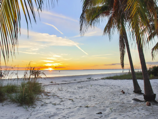 Perfectly located Duplex, sleeps 12 Fort Myers Beach