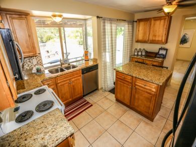 Fort Myers Beach Accommodation Sleeps Eight