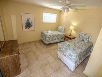 Fort Myers Beach Accommodation Sleeps Eight