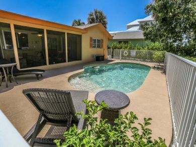Fort Myers Beach Accommodation Sleeps Eight